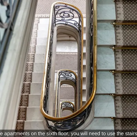 Sweett - Avenue Hoche * Paris