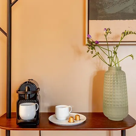 Sweett - Avenue Hoche Paris