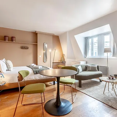 Sweett - Avenue Hoche Paris