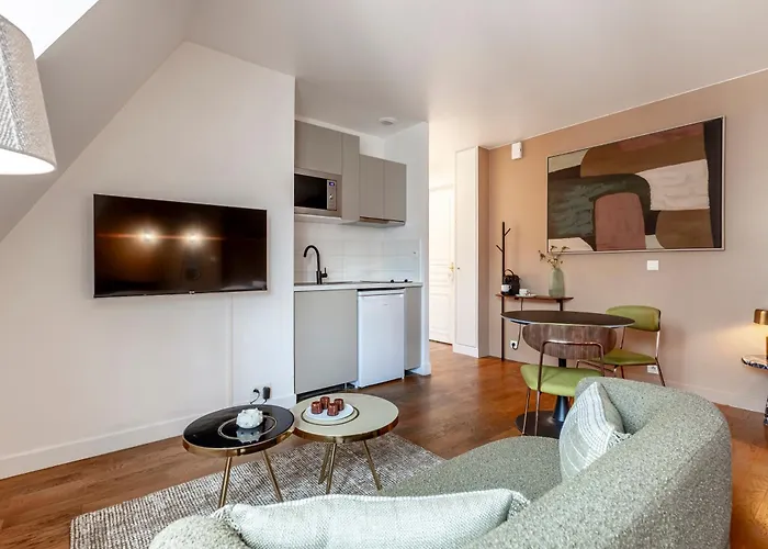 Sweett - Avenue Hoche Apartment Paris