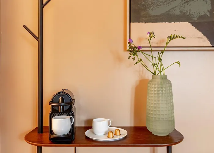 Sweett - Avenue Hoche Paris